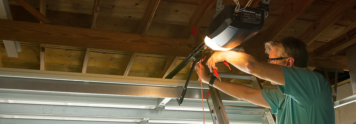 Garage Door Panel Troubleshooting in Wellington, Florida